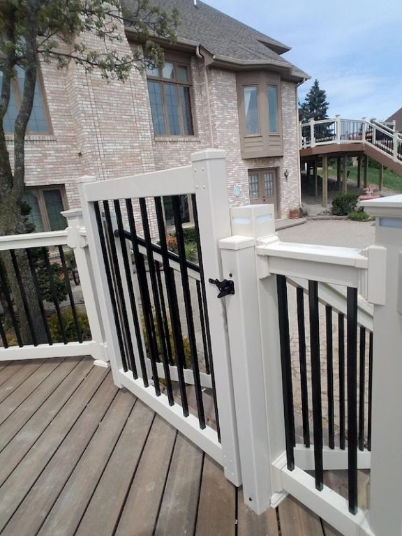 Vinyl Deck Gate Kit 3 Colors - Round or Square - Image 8