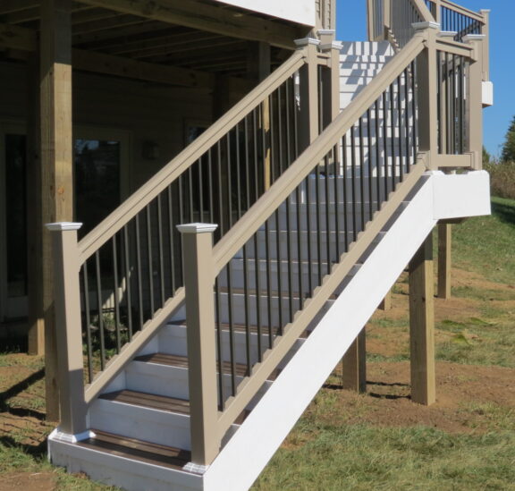 Vinyl (T) Rail Stair Kits ROUND or SQUARE Aluminum Balusters (3 Heights)