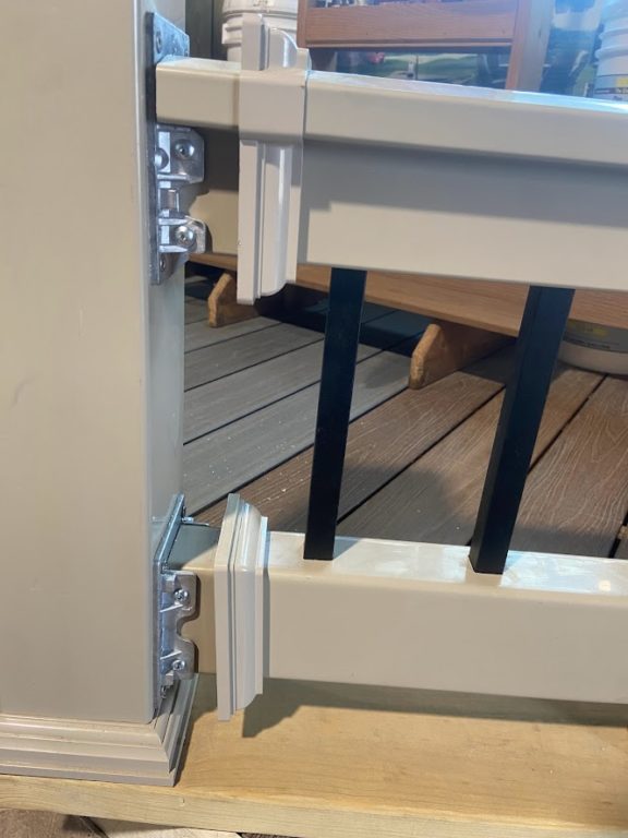 Vinyl T Rail Kits with SQUARE Aluminum Balusters (36" and 42" Heights) - Image 5